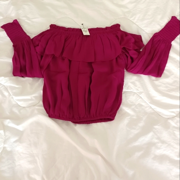 NWT Express Top - Picture 2 of 6